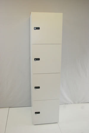 Nieuw binnen, 40 stuks zo goed als nieuwe lockerkasten