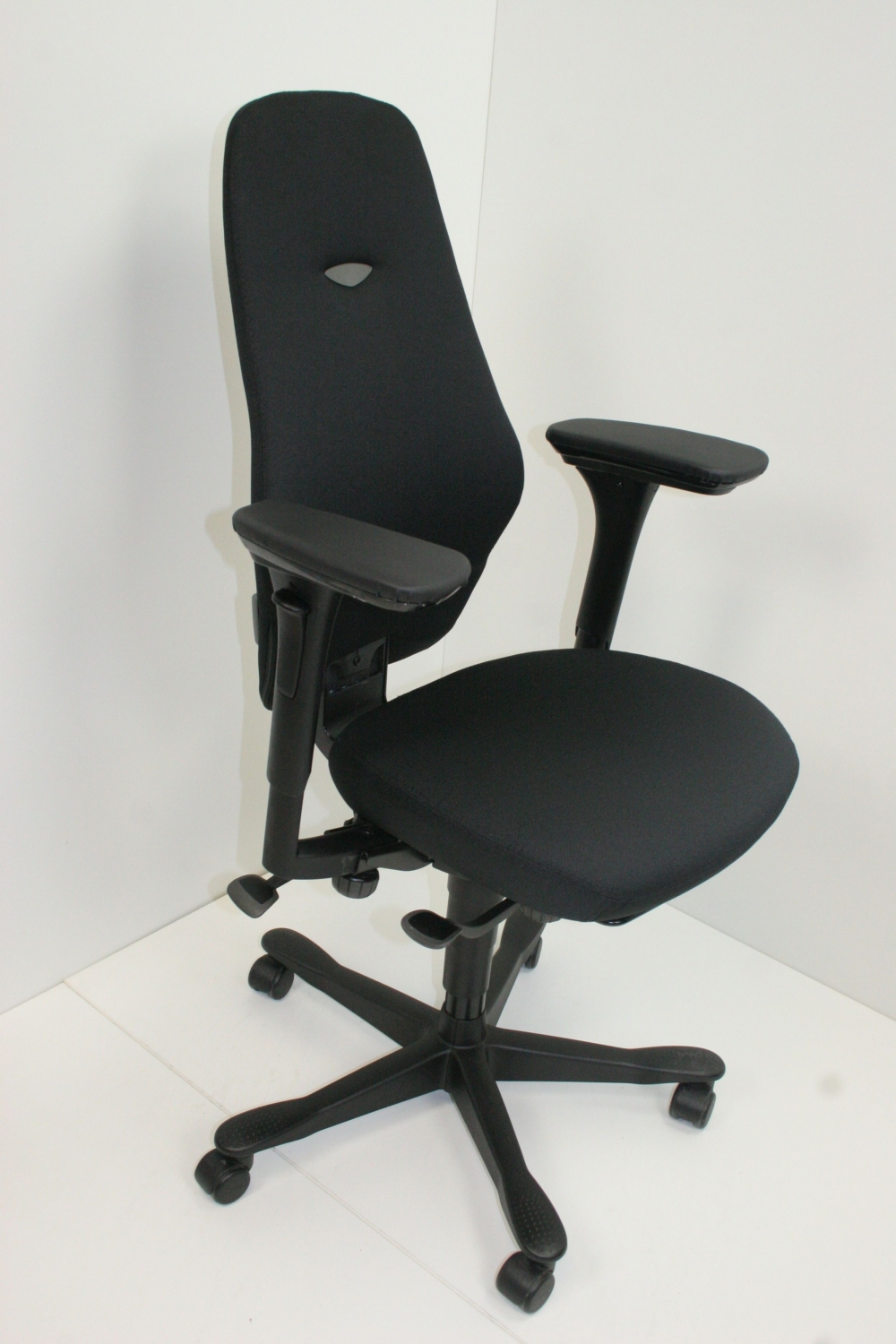 Fauteuil de bureau ergonomique, design, accoudoirs réglables synchron, ERGON