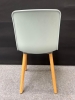 Design bezoekersstoel Vitra HAL R Wood (2e hands) 71572