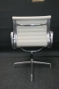 VITRA ALU CHAIR EA 108 in leder (refurbished) 64063
