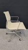 Bureaustoel Herman Miller EA 117 73243