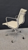 Bureaustoel Herman Miller EA 117 73246