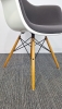 Vitra Eames DAW Plastic Chair 2e hands) 76583