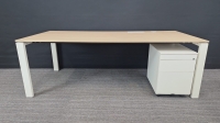 Bureau Ahrend met ladenblok 2e keus