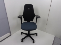 SUPERPROMO Ergonomische bureaustoel Kinnarps PLUS(6) bicolor zwart/antraciet grijs (2e hands)