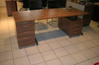 Bureau Steelcase 2050 x 800 noot met vast ladenblok