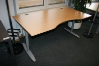 Bureau Kinnarps 1800 x 900 beuk