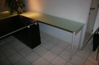 Bureautafel BULO MT in gerookt glas