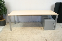 Bureau Grahl 2000 x 800 alu-ahorn met ladenblok