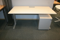 Super promo bureautafel Pami 1800 x 1000 met ladenblok (2e hands)