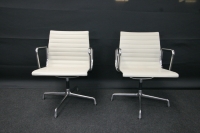 VITRA ALU CHAIR EA 108 in leder (refurbished)