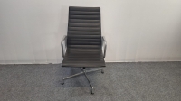VITRA ALU CHAIR EA 112 en cuir (2ème main)