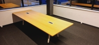 Table de conférence Vitra Joyn 3200 x 1800 Cerise