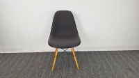 Vitra Eames DSW Plastic Chair (2e hands)