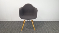 Vitra Eames DAW Plastic Chair 2e hands)