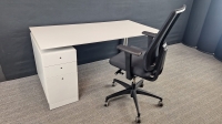 Design bureau BULO H2O 1600 x 800 met ladenblok