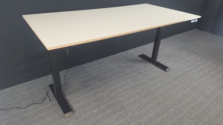 Elektrisch zit/sta bureau Loctek 