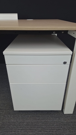 Bureau Ahrend met ladenblok 2e keus
