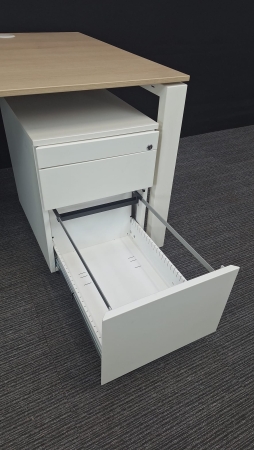 Bureau Ahrend met ladenblok 2e keus