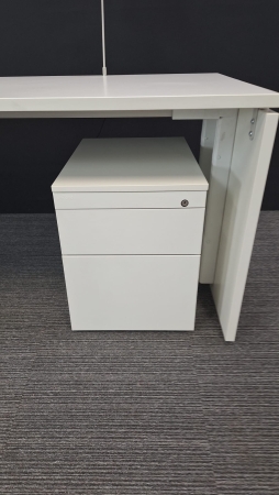 Directiebureau Fantoni met ladenblok 2e keus