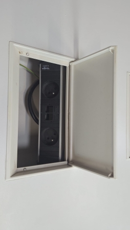 Vergadertafel Vitra Joyn 2e keus