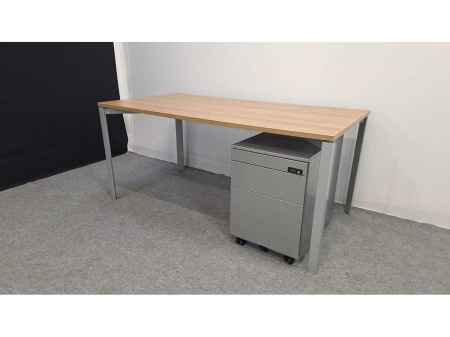 Bureau BENE met ladenblok Drisag