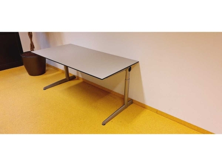 Bureau Ahrend 500