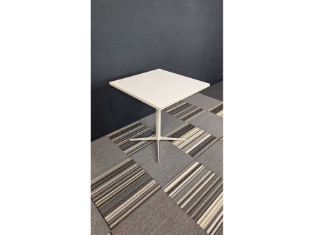 4 st. kantinetafel NN