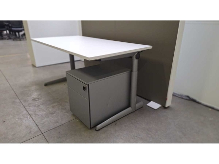 Bureau Ahrend 500 met ladenblok