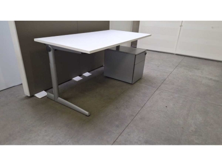 Bureau Ahrend 500 met ladenblok
