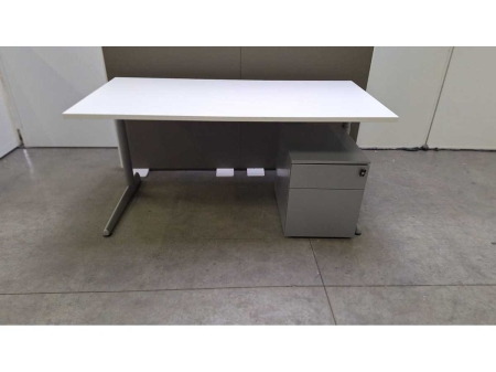 Bureau Ahrend 500 met ladenblok