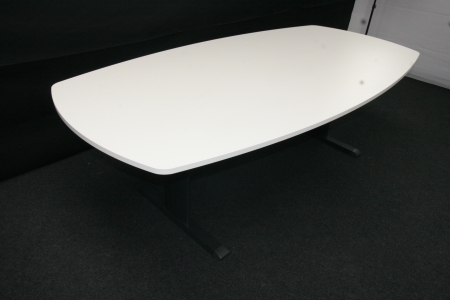Refurbished vergadertafel Pami