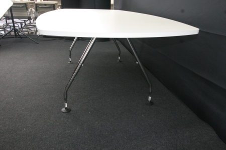 Refurbished vergadertafel Vitra AD HOC