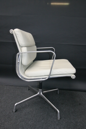 VITRA SOFT PAD CHAIR EA 208 (2e hands)