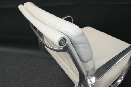 VITRA SOFT PAD CHAIR EA 208 (2e hands)
