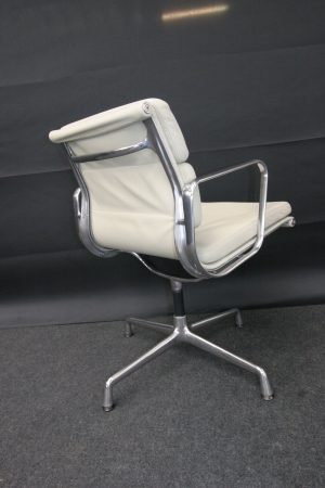 VITRA SOFT PAD CHAIR EA 208 (2e hands)