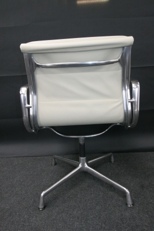VITRA SOFT PAD CHAIR EA 208 (2e hands)