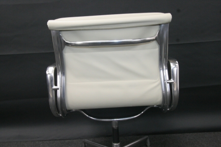 VITRA SOFT PAD CHAIR EA 208 (2e hands)