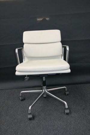 VITRA SOFT PAD CHAIR EA 217 (refurbished)