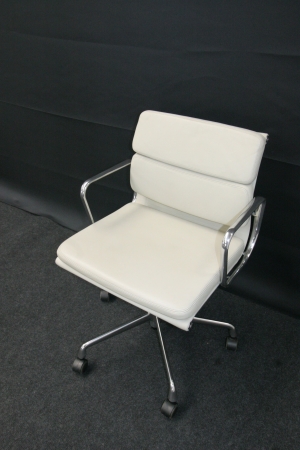 VITRA SOFT PAD CHAIR EA 217 (refurbished)