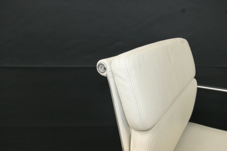 VITRA SOFT PAD CHAIR EA 217 (refurbished)