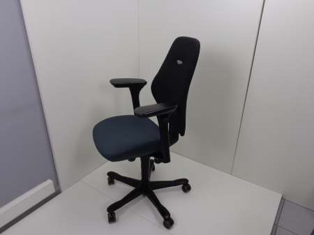SUPERPROMO Ergonomische bureaustoel Kinnarps PLUS(6) bicolor zwart/antraciet grijs (2e hands)
