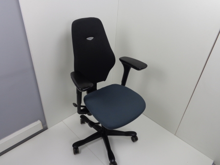 SUPERPROMO Ergonomische bureaustoel Kinnarps PLUS(6) bicolor zwart/antraciet grijs (2e hands)
