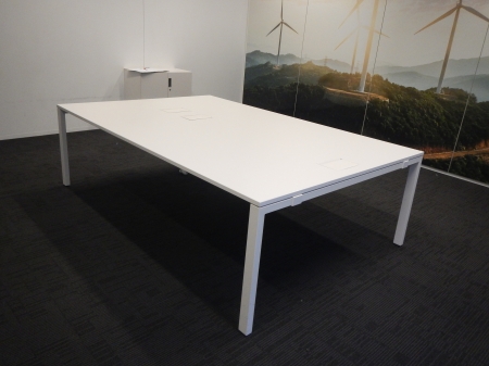 Vergadertafel Vitra 2400 x 1600 Wit