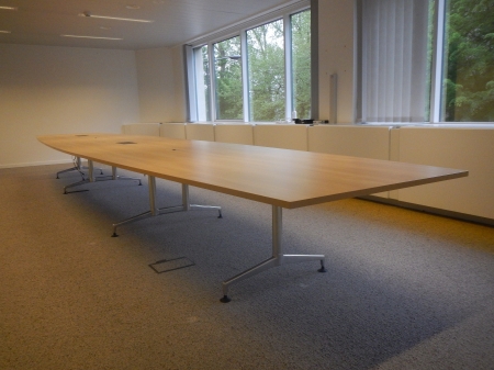 Vergadertafel Wilkhahn 7500 x 1500 lichte Kers