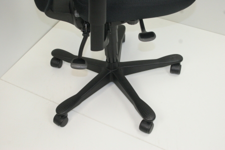 Ergonomische bureaustoel Kinnarps PLUS(6) zwart (refurbished)