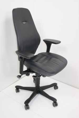 SUPERPROMO!! Ergonomische bureaustoel Kinnarps PLUS(6) in zwart leder (2e hands)