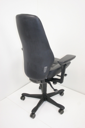 SUPERPROMO!! Ergonomische bureaustoel Kinnarps PLUS(6) in zwart leder (2e hands)