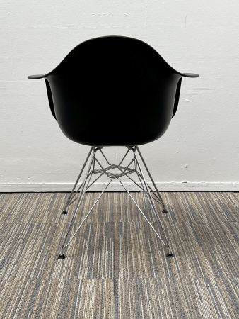 Vitra Eames DAR Plastic Chair Black