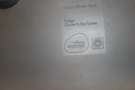 Vitra Eames DSR Plastic Chair Wit